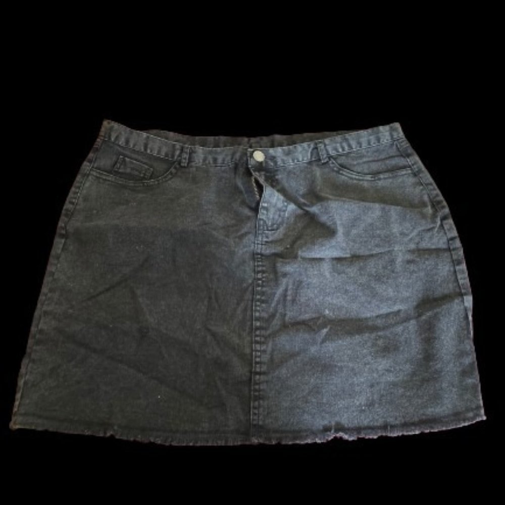 NWT Fashion Nova East Hampton Denim Black Skirt - Size 2X